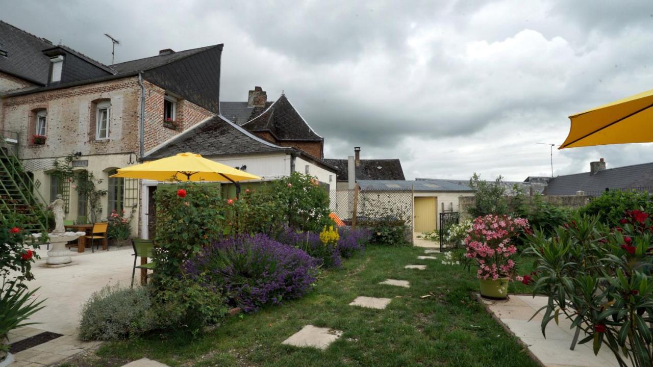 Au Chapitre Bed & Breakfast Rozoy-sur-Serre ภายนอก รูปภาพ