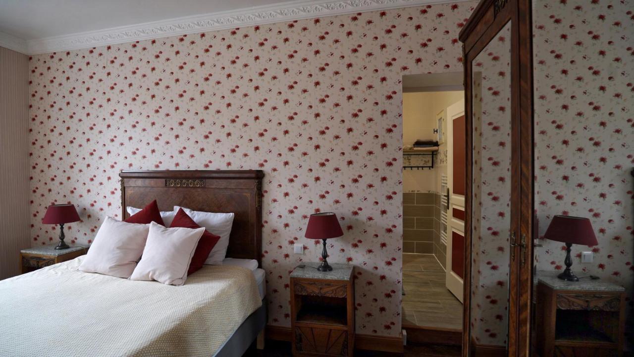 Au Chapitre Bed & Breakfast Rozoy-sur-Serre ภายนอก รูปภาพ