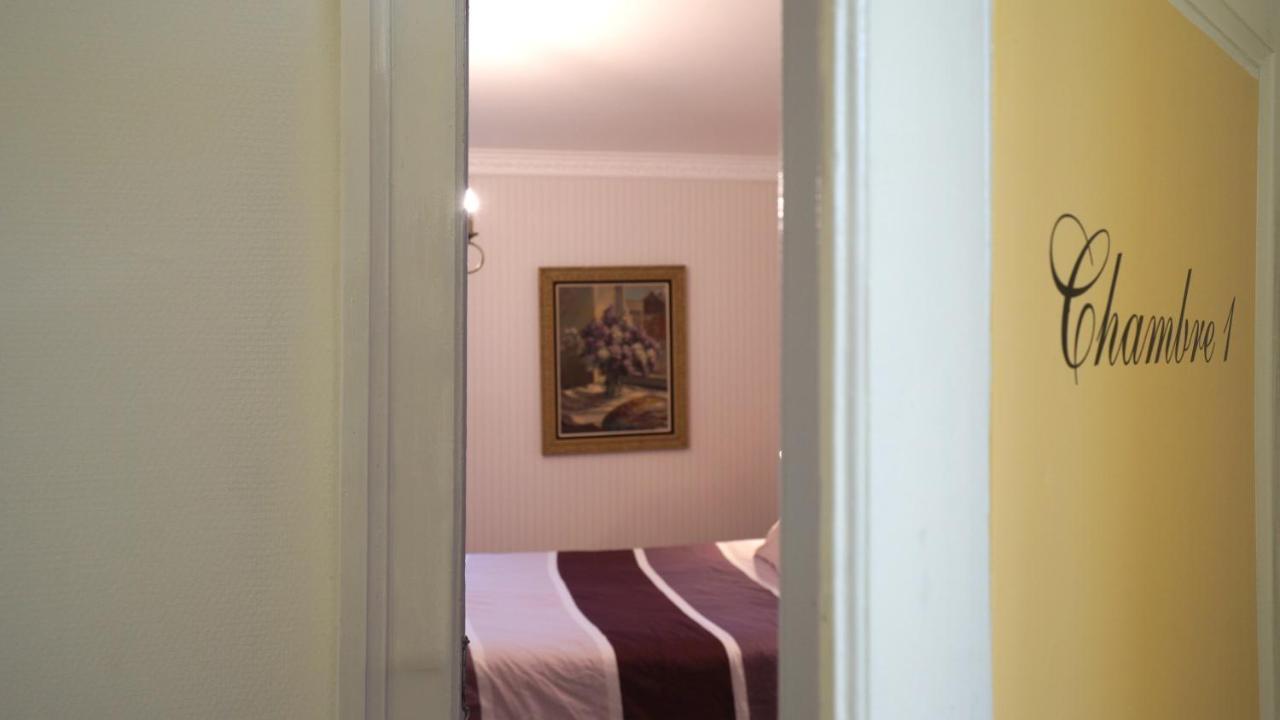 Au Chapitre Bed & Breakfast Rozoy-sur-Serre ภายนอก รูปภาพ